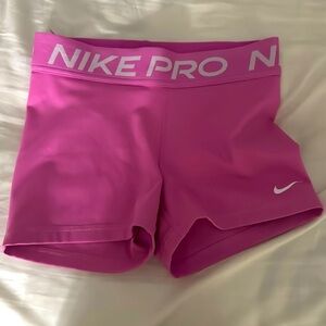 Women’s Nike Pro shorts, size small